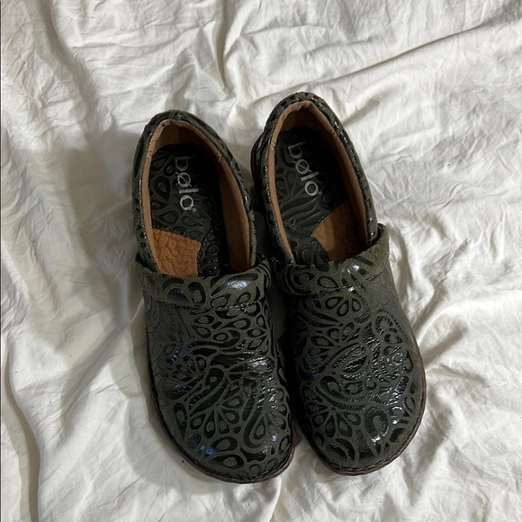 BOLO Green Leather and Brown Embossed Mules - Picture 2 of 4